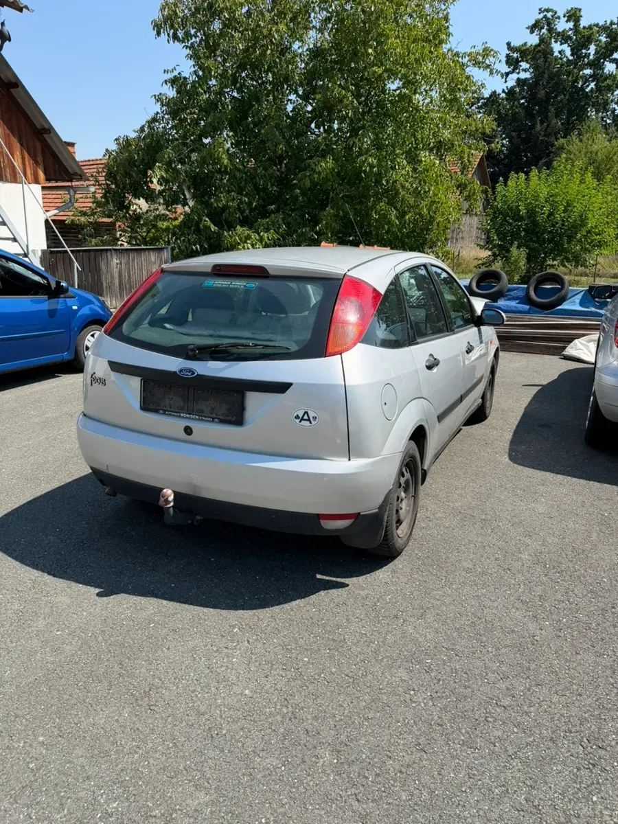 Ford Focus 2001 photo 3
