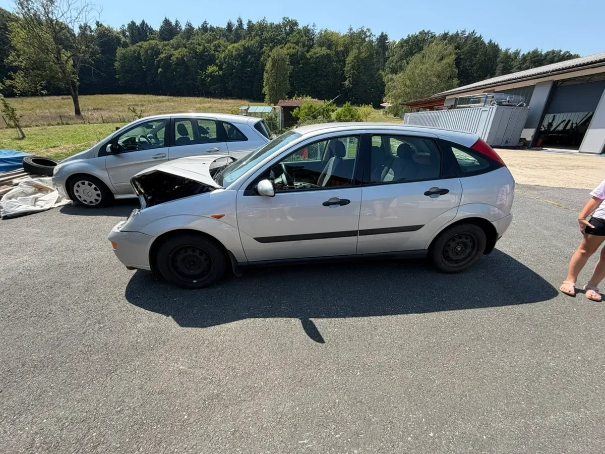 Ford Focus 2001 photo 2