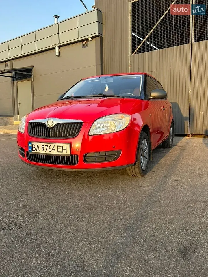 Skoda Fabia 2008 photo 4