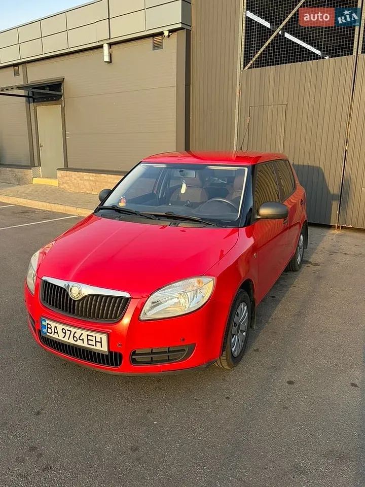 Skoda Fabia 2008 photo 3