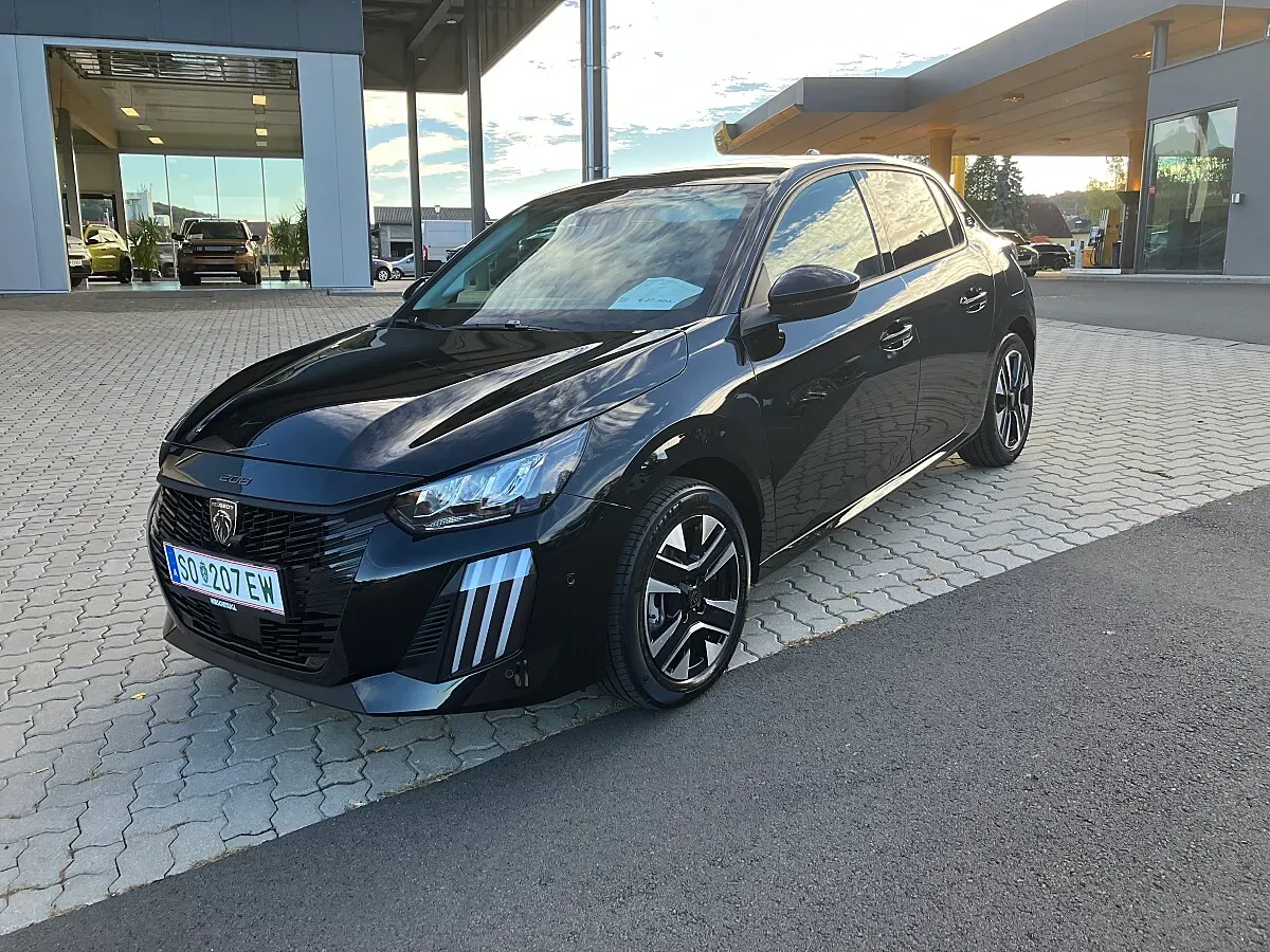 Peugeot E-208