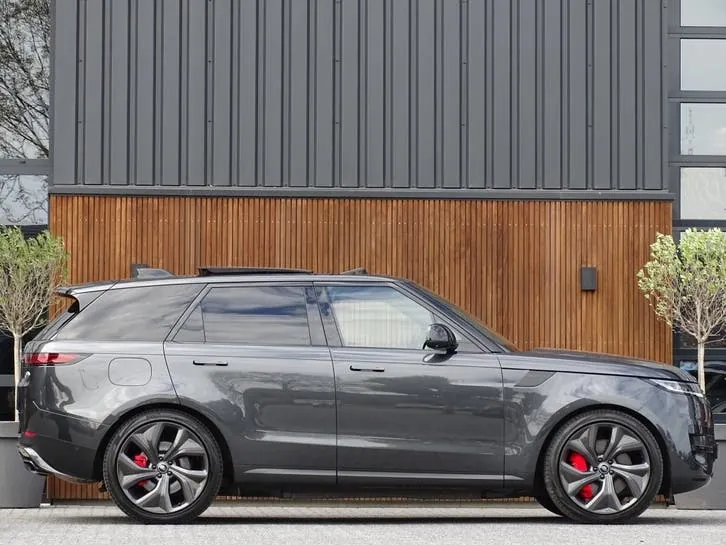 Land Rover Range Rover Sport 2024 photo 3