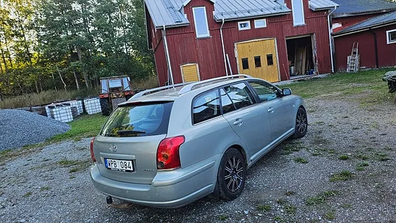 Toyota Avensis 2005 photo 3