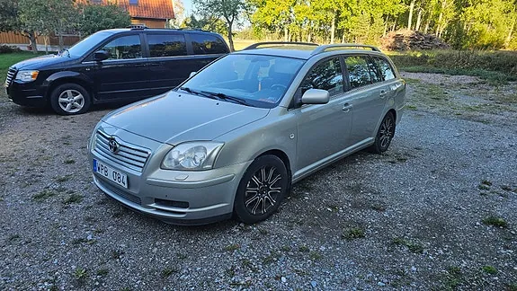 Toyota Avensis 2005 photo 2