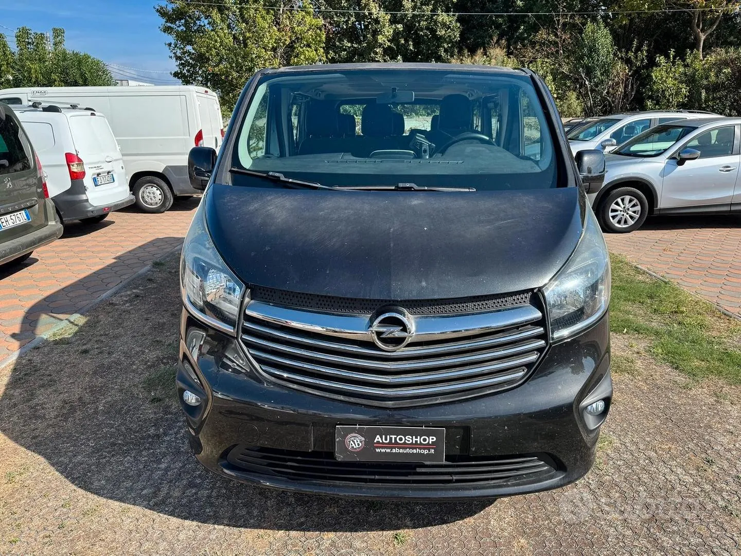Opel Vivaro 2015 photo 3