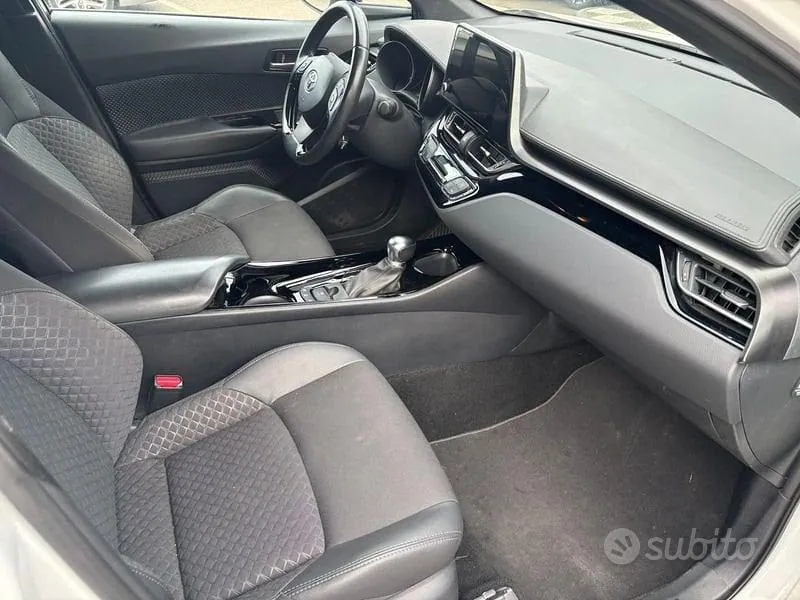 Toyota C-Hr 2021 photo 2