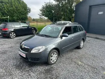 Skoda Fabia 2008 photo 2