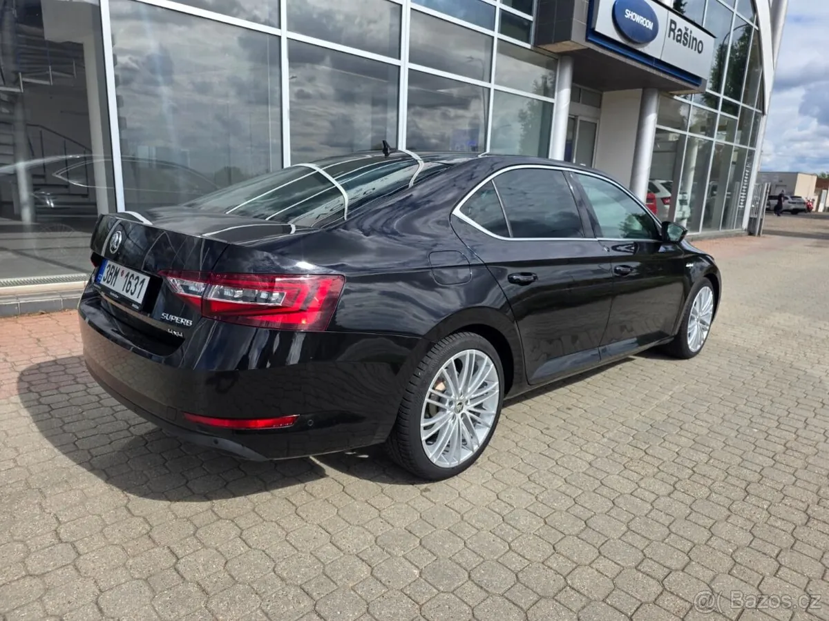 Skoda Superb 2019 photo 2