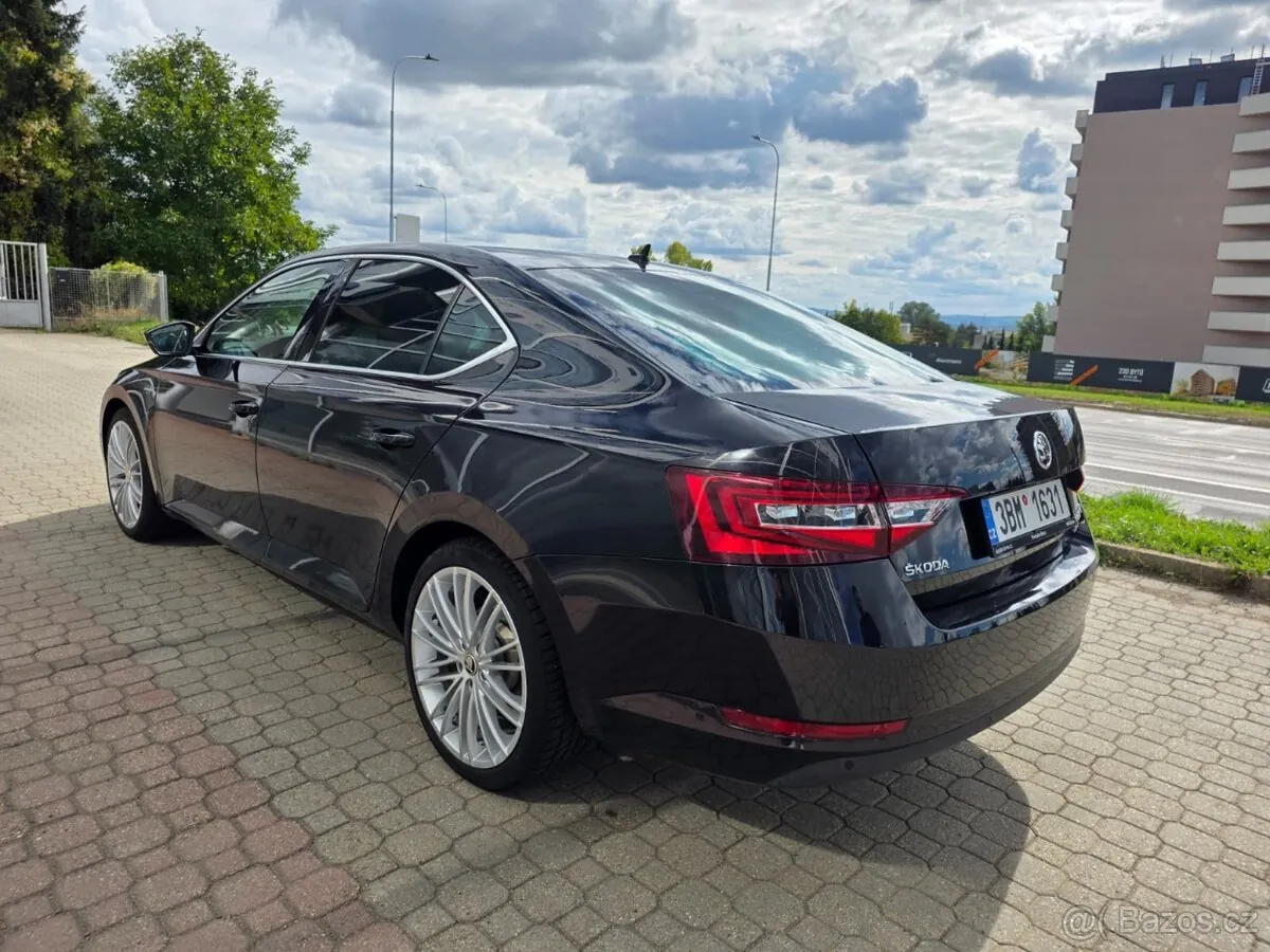 Skoda Superb 2019 photo 3