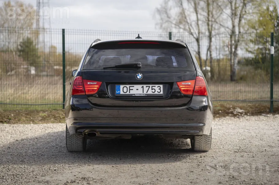 BMW 318 2012 photo 5