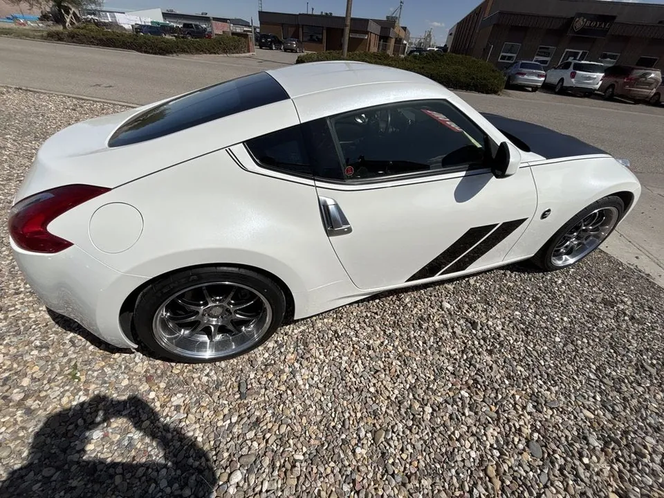 Nissan 370Z 2017 photo 2