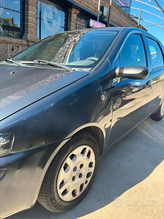 Fiat Punto 2003 photo 2