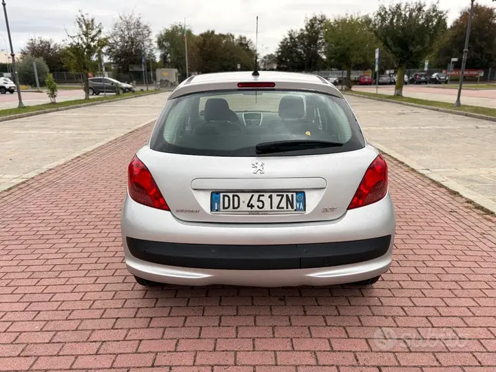Peugeot 207 2006 photo 5