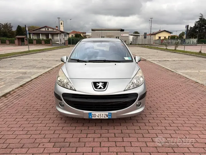 Peugeot 207 2006 photo 2