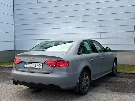 Audi A4 2009 photo 3