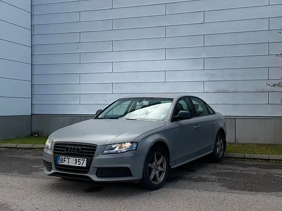 Audi A4 2009 photo 2
