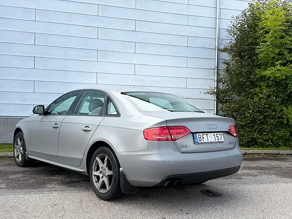 Audi A4 2009 photo 4