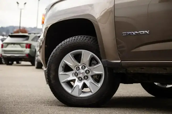 GMC Canyon 2016 photo 3