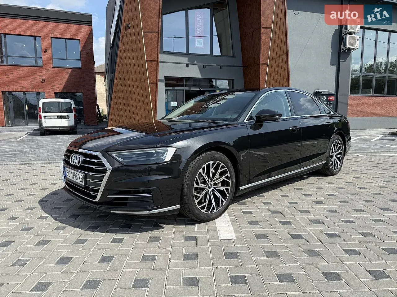 Audi A8 2019 photo 2