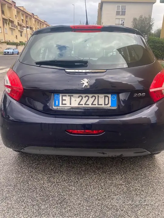Peugeot 208 2014 photo 4