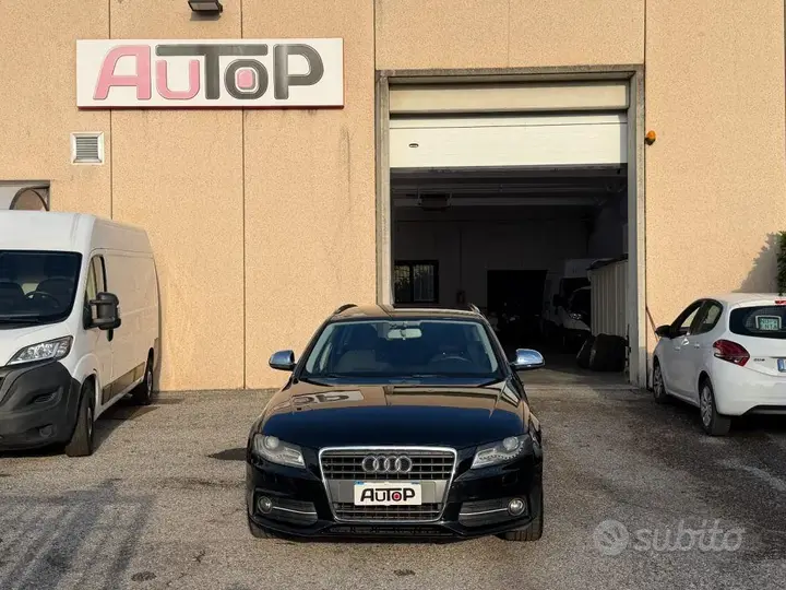 Audi A4 2009 photo 2