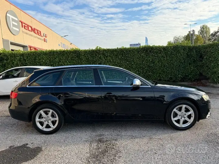 Audi A4 2009 photo 4