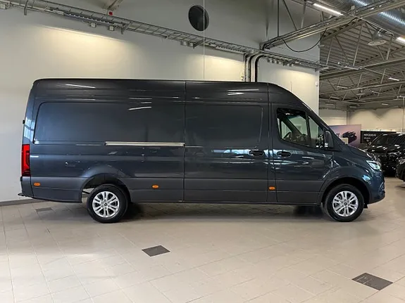 Mercedes-Benz Sprinter 2026 photo 2