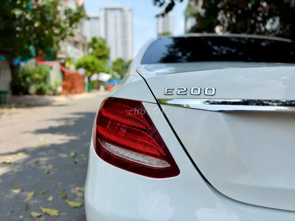 Mercedes-Benz E-Class 2017 photo 5