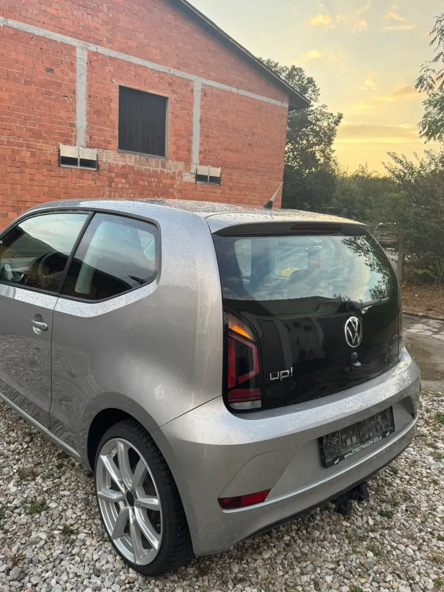 Volkswagen Up 2022 photo 3