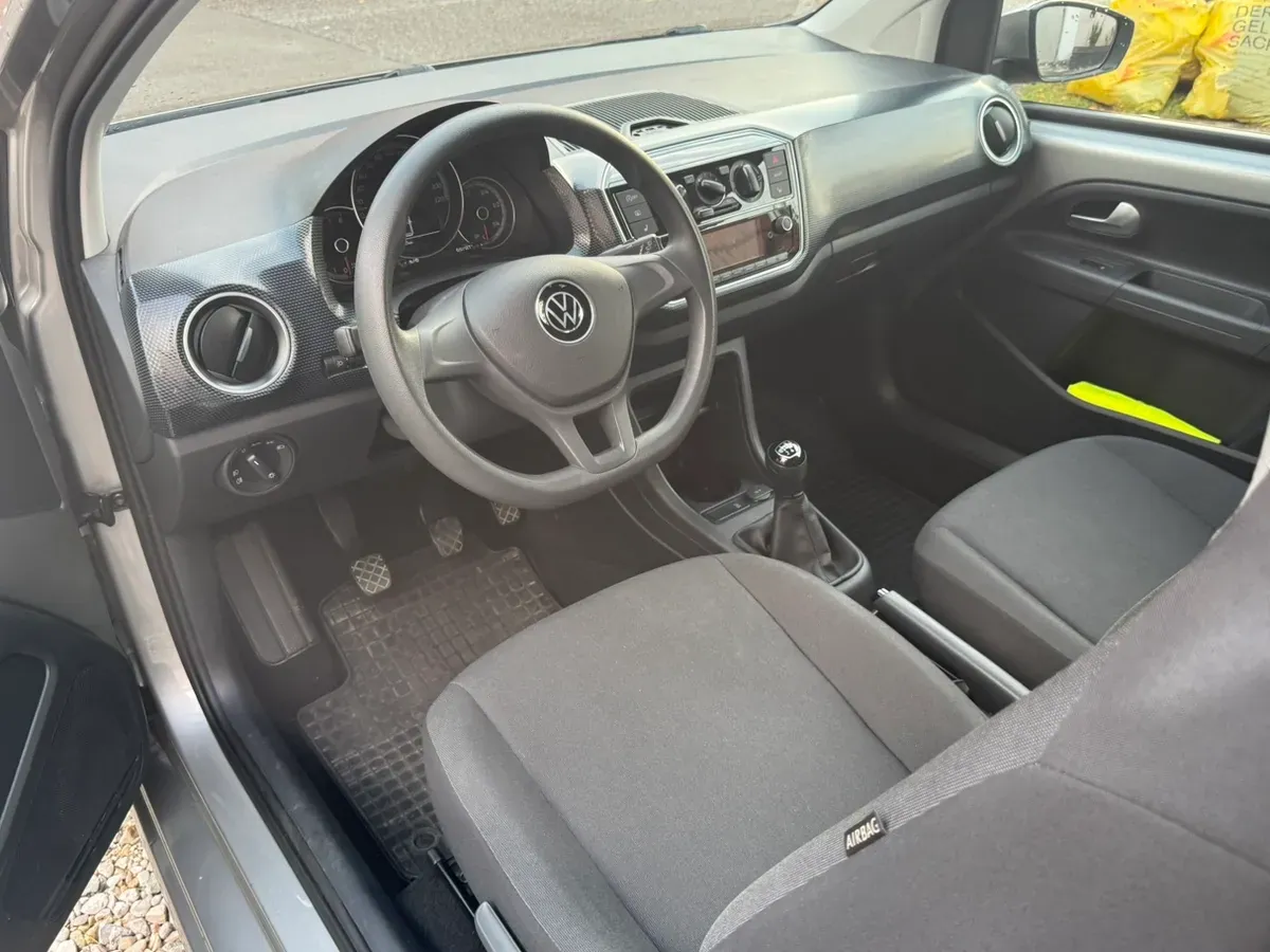 Volkswagen Up 2022 photo 2