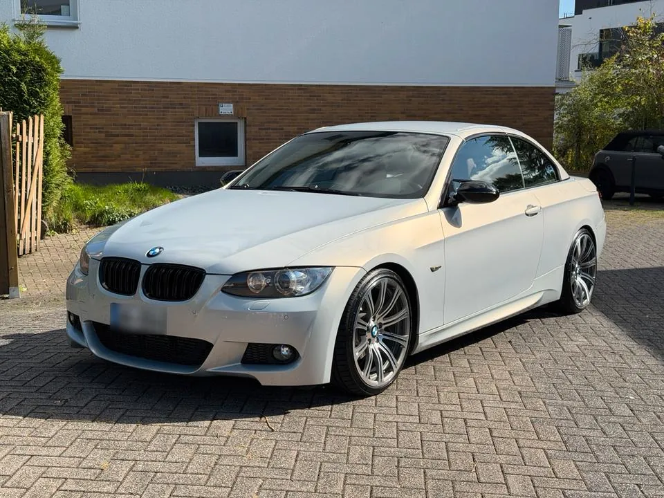BMW E93