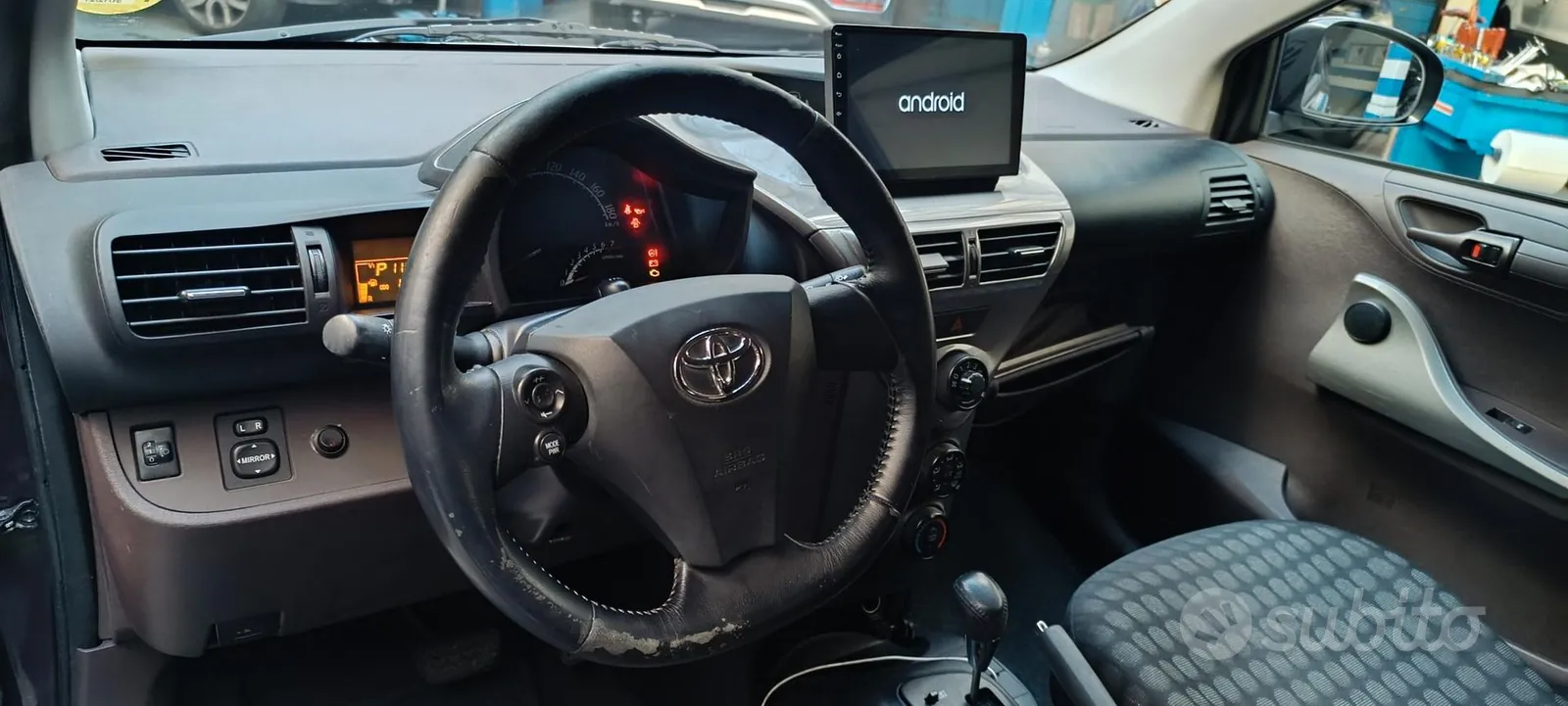 Toyota Iq 2009 photo 4