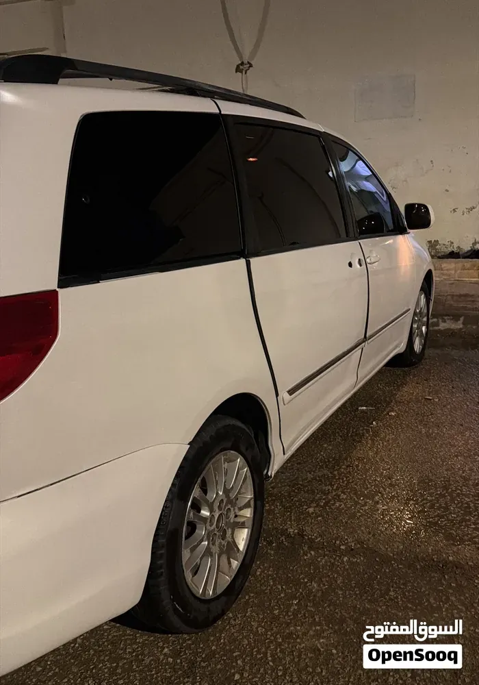 Toyota Sienna 2008 photo 3