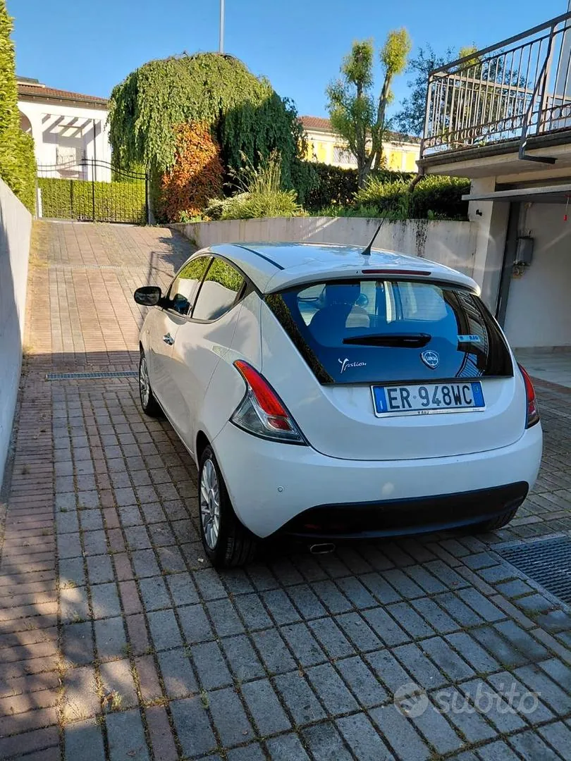 Lancia Ypsilon 2013 photo 3