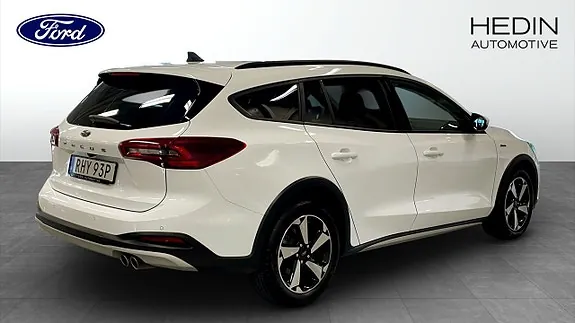 Ford Focus 2024 photo 2