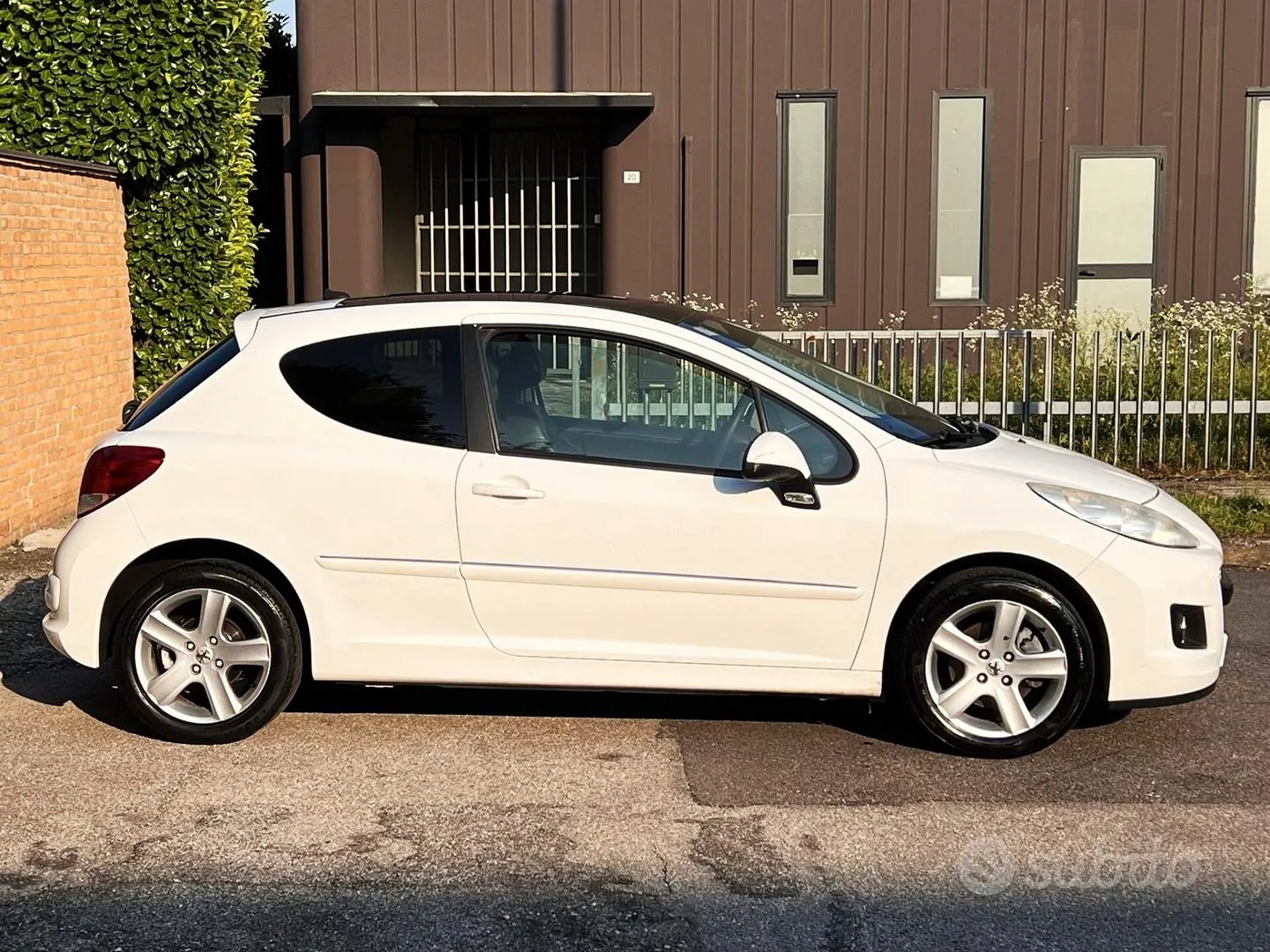 Peugeot 207 2011 photo 4