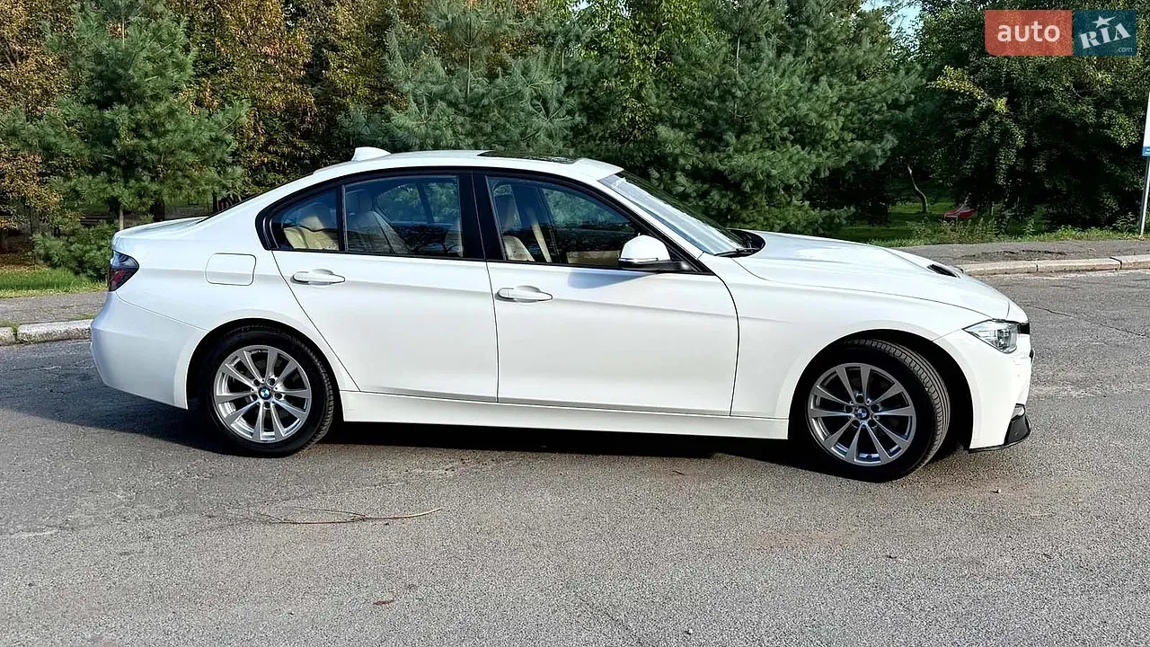 BMW 3 Series 2016 photo 4