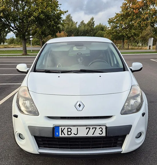 Renault Clio 2013 photo 2