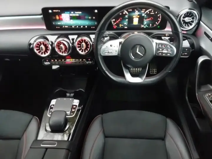 Mercedes-Benz A-Class 2018 photo 3