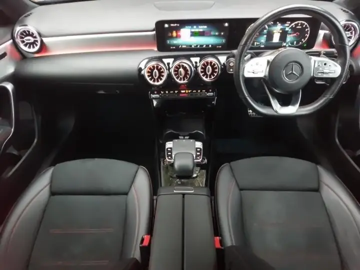 Mercedes-Benz A-Class 2018 photo 2