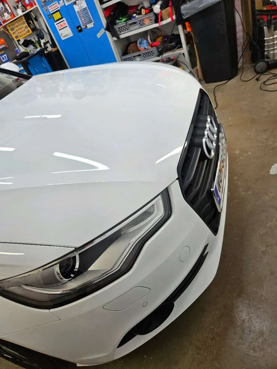Audi A6 2011 photo 2