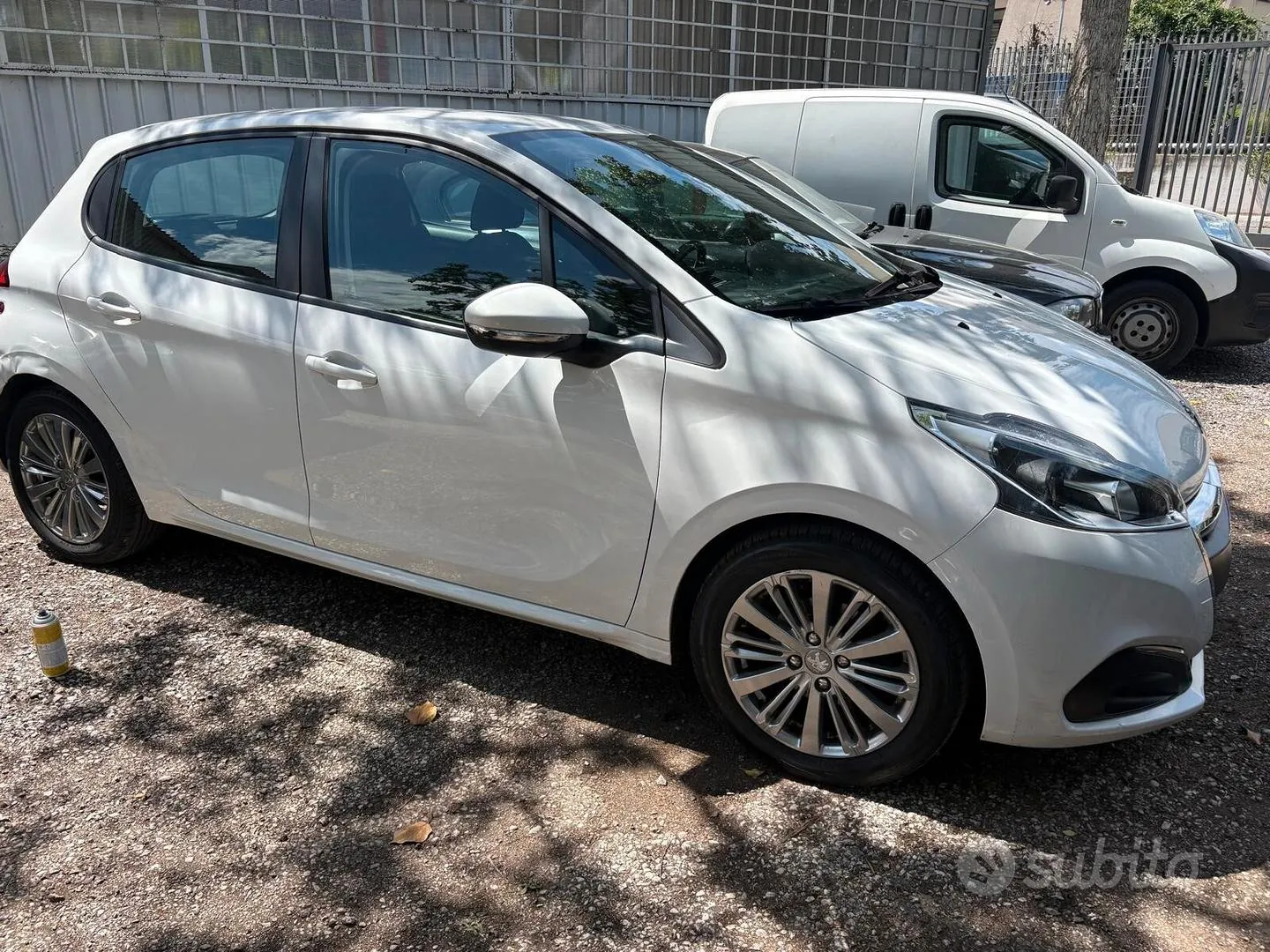 Peugeot 208 2016 photo 3