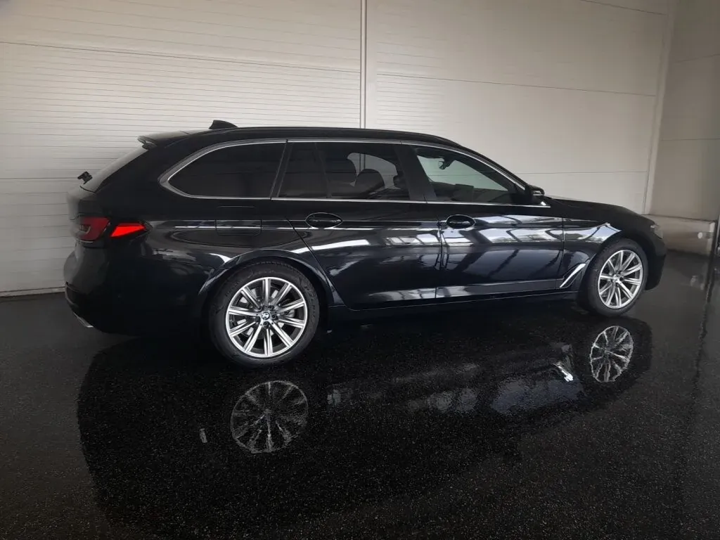 BMW 5 Series 2022 photo 2