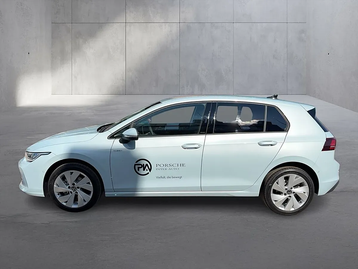 Volkswagen Golf 2026 photo 2