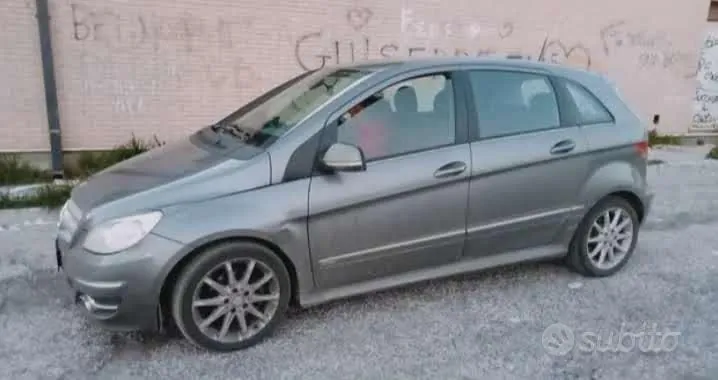 Mercedes-Benz B-Class 2010 photo 3