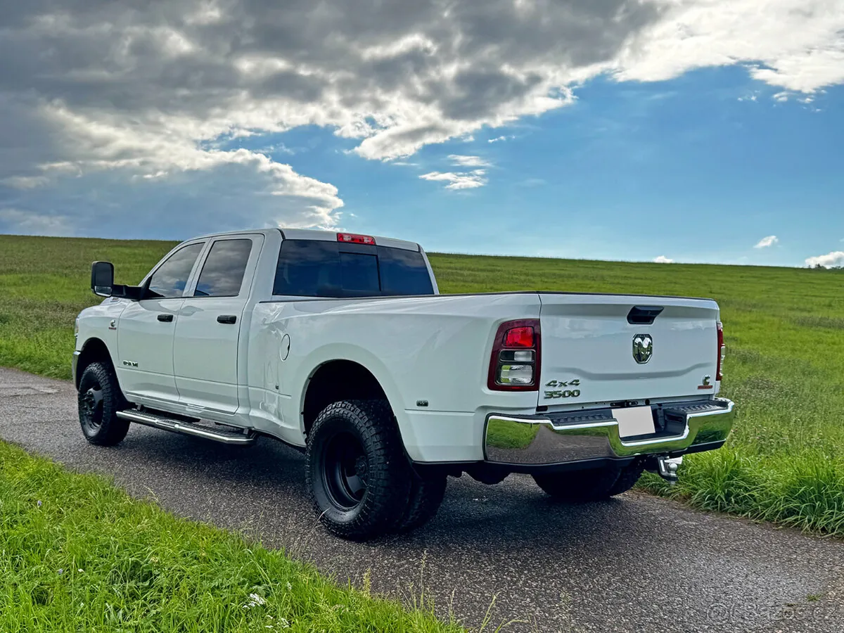 Dodge Ram 3500 2019 photo 3