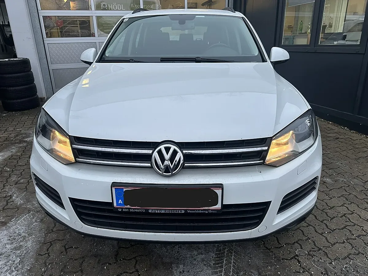 Volkswagen Touareg 2012 photo 2