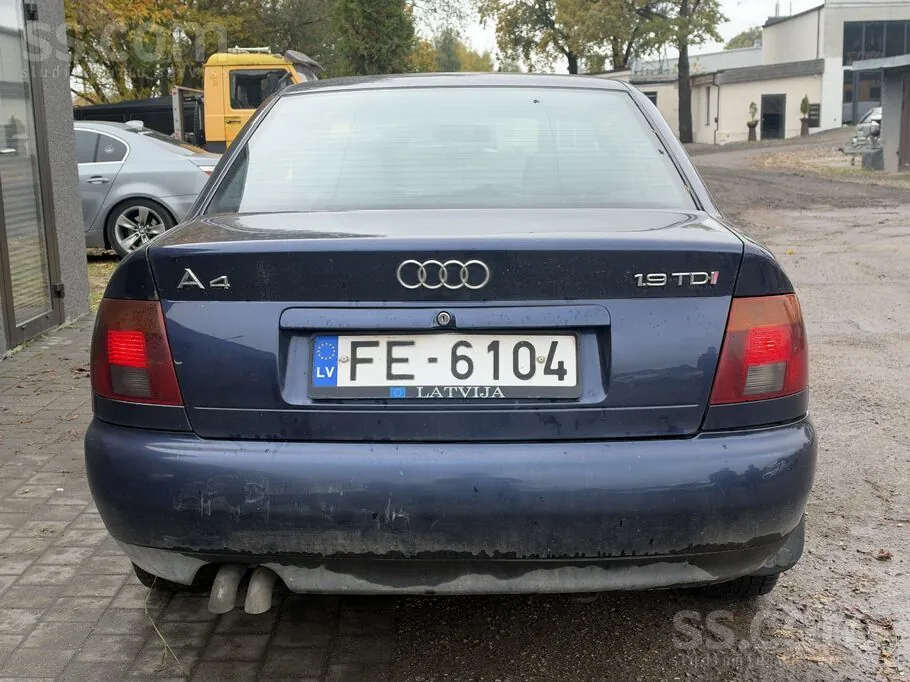 Audi A4 1996 photo 4