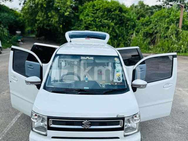 Suzuki Wagon R 2018 photo 4