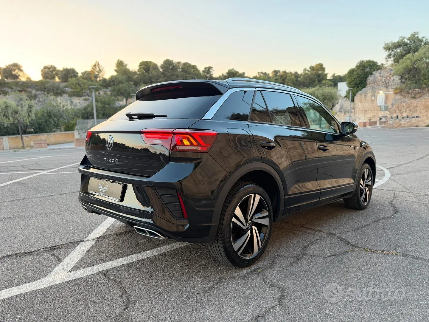 Volkswagen T-Roc 2023 photo 2